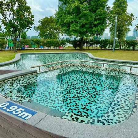 Studio, Cyberjaya, Netflix, Wifi, Free Parking, 3030 Buitenkant foto